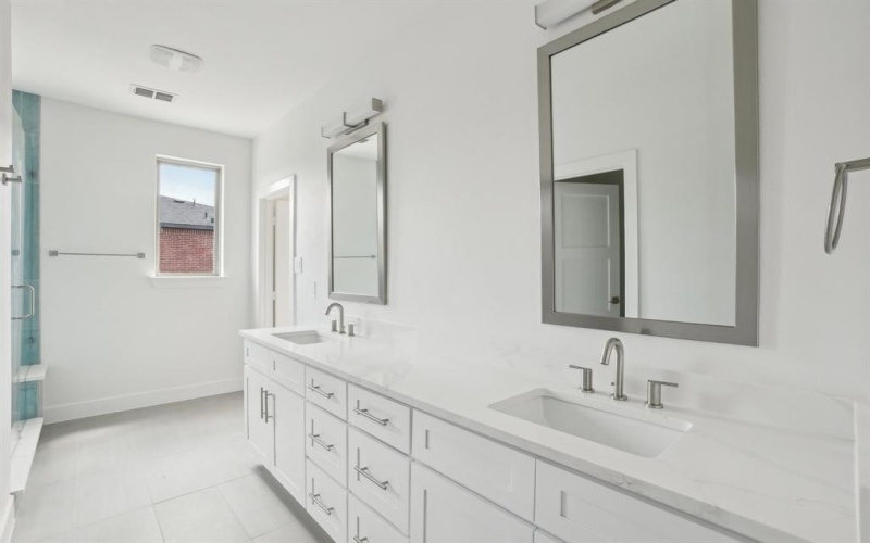 2524 Havenhurst Street #102, Farmers Branch, TX 75234, 3 Habitaciones Habitaciones , ,3 BañosBaños,Residential,En Venta,2524 Havenhurst Street,20932048