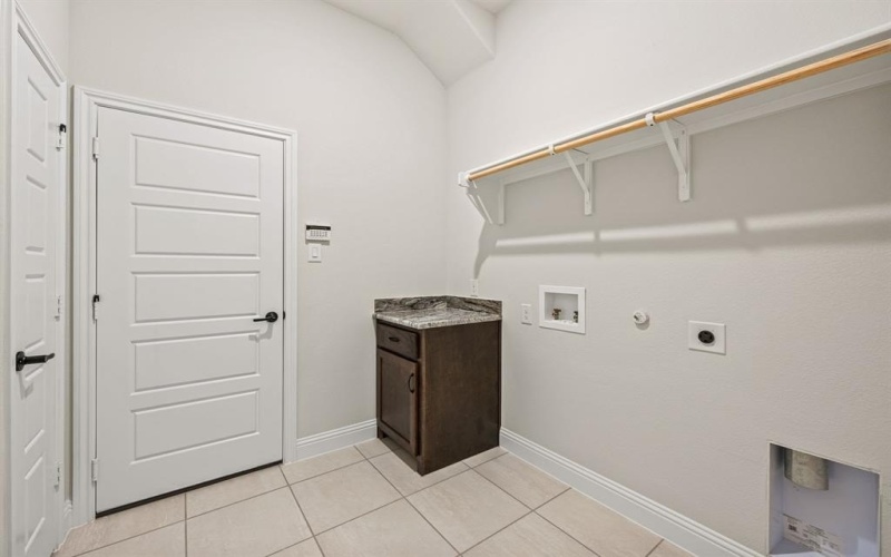 737 Winecup Way, Midlothian, TX 76065, 4 Habitaciones Habitaciones , ,2 BañosBaños,Residential,En Venta,737 Winecup Way,20935948
