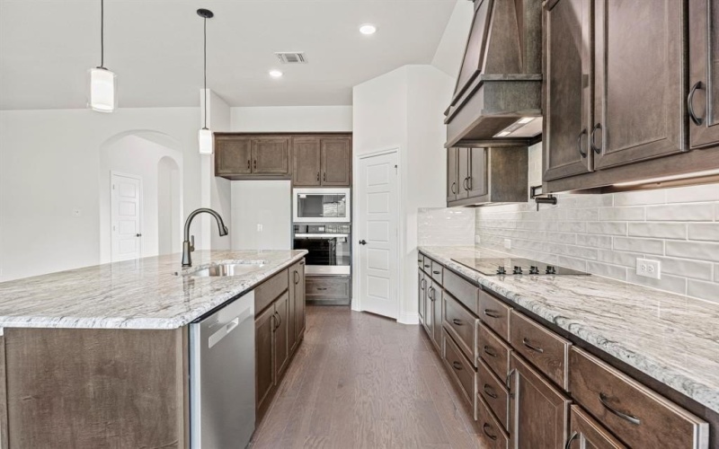 737 Winecup Way, Midlothian, TX 76065, 4 Habitaciones Habitaciones , ,2 BañosBaños,Residential,En Venta,737 Winecup Way,20935948