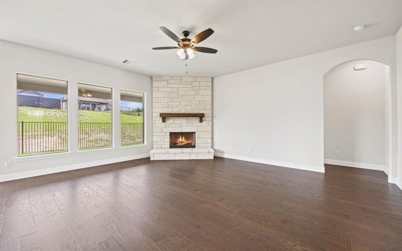 737 Winecup Way, Midlothian, TX 76065, 4 Habitaciones Habitaciones , ,2 BañosBaños,Residential,En Venta,737 Winecup Way,20935948