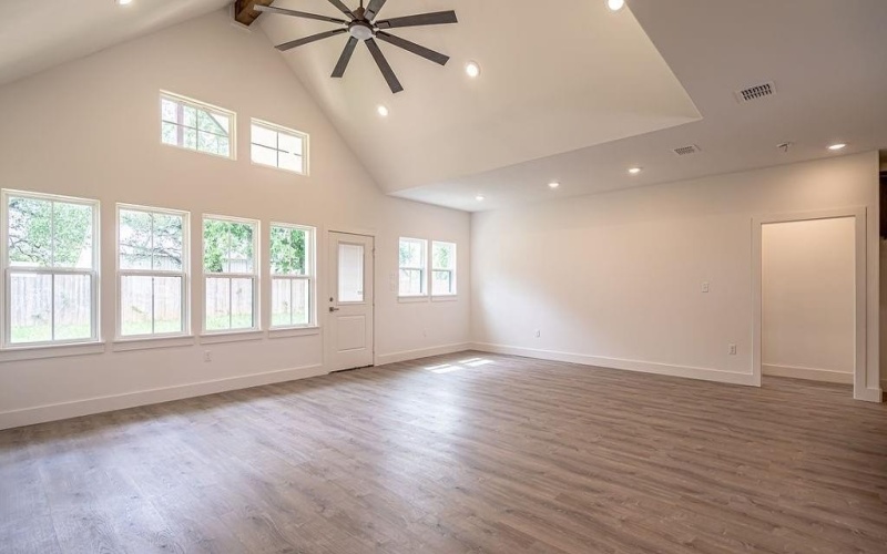 2112 Salina Circle, Granbury, TX 76048, 3 Bedrooms Bedrooms, ,2 BathroomsBathrooms,Residential,For Sale,2112 Salina Circle,20935955