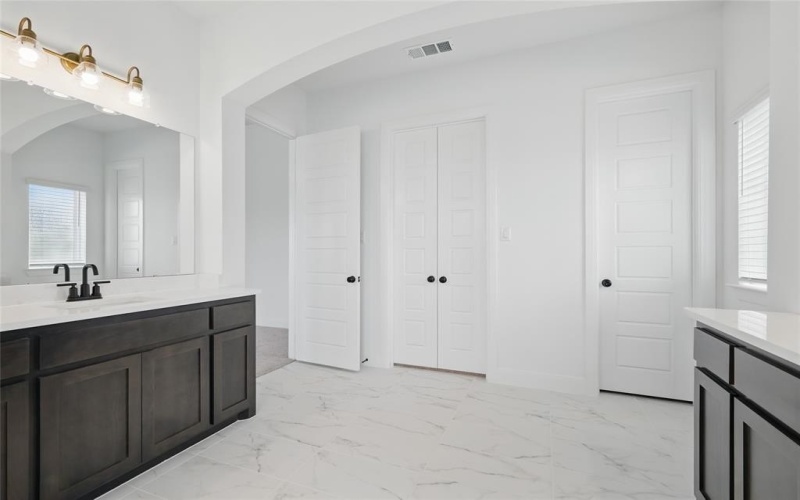 2100 Roaming Trl, Northlake, TX 76247, 5 Bedrooms Bedrooms, ,5 BathroomsBathrooms,Residential,For Sale,2100 Roaming Trl,20930656