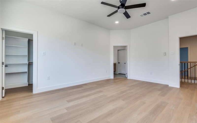 7304 Flyers Way, Dallas, TX 75235, 3 Bedrooms Bedrooms, ,2 BathroomsBathrooms,Residential,For Sale,7304 Flyers Way,20936406