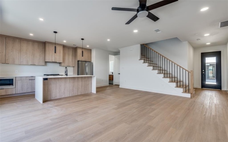 7304 Flyers Way, Dallas, TX 75235, 3 Bedrooms Bedrooms, ,2 BathroomsBathrooms,Residential,For Sale,7304 Flyers Way,20936406