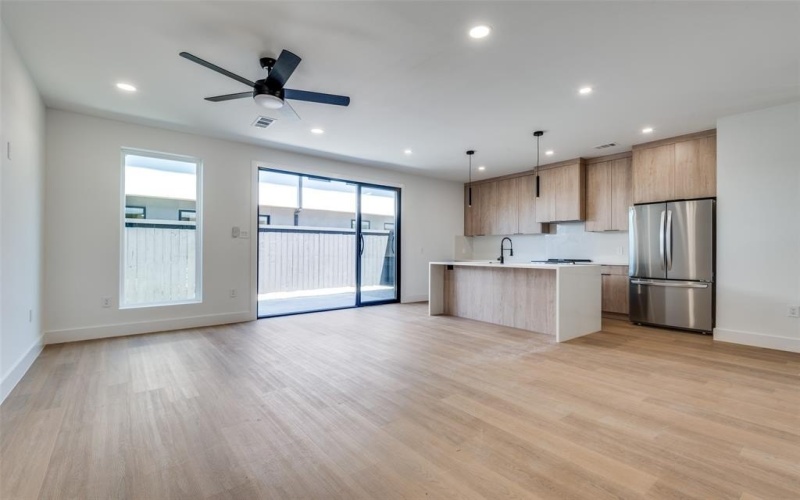 7304 Flyers Way, Dallas, TX 75235, 3 Bedrooms Bedrooms, ,2 BathroomsBathrooms,Residential,For Sale,7304 Flyers Way,20936406