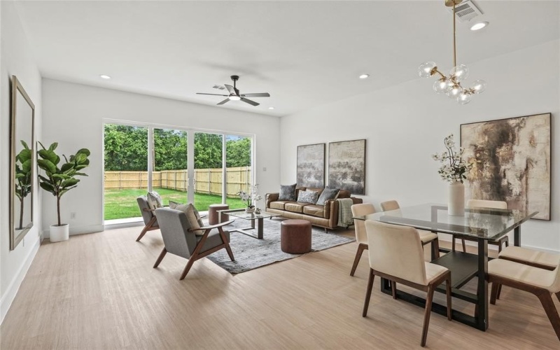 2522 Jeffries Street, Dallas, TX 75215, 3 Habitaciones Habitaciones , ,2 BañosBaños,Residential,En Venta,2522 Jeffries Street,20935880