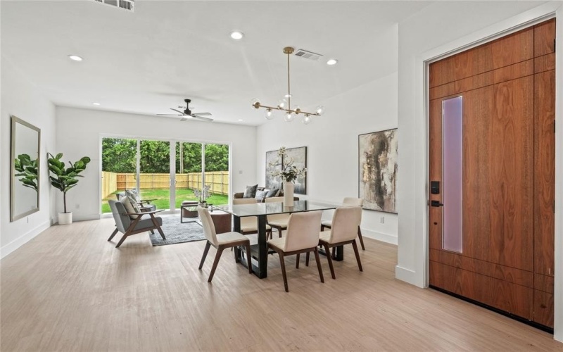 2522 Jeffries Street, Dallas, TX 75215, 3 Habitaciones Habitaciones , ,2 BañosBaños,Residential,En Venta,2522 Jeffries Street,20935880