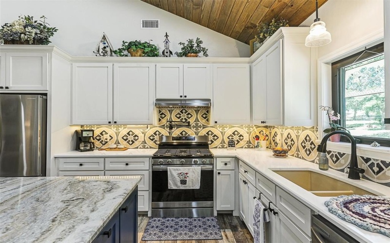 6025 Fm 902, Gainesville, TX 76240, 3 Bedrooms Bedrooms, ,2 BathroomsBathrooms,Residential,For Sale,6025 Fm 902,20938504