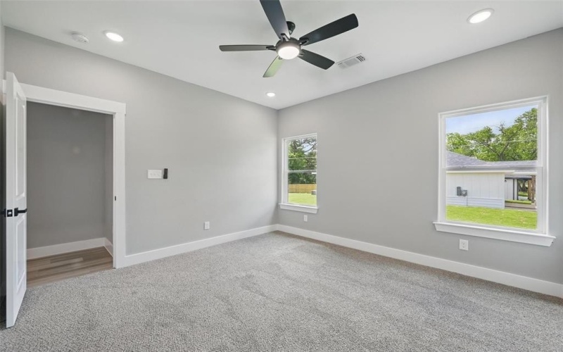 2734 W Washington Street, Denison, TX 75020, 3 Habitaciones Habitaciones , ,2 BañosBaños,Residential,En Venta,2734 W Washington Street,20937946