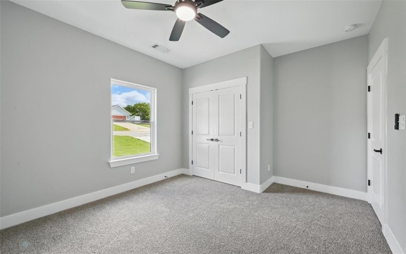 2734 W Washington Street, Denison, TX 75020, 3 Habitaciones Habitaciones , ,2 BañosBaños,Residential,En Venta,2734 W Washington Street,20937946
