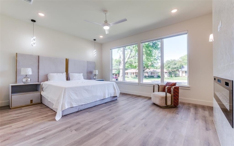 13554 Pyramid Drive, Farmers Branch, TX 75234, 4 Bedrooms Bedrooms, ,5 BathroomsBathrooms,Residential,For Sale,13554 Pyramid Drive,20938682