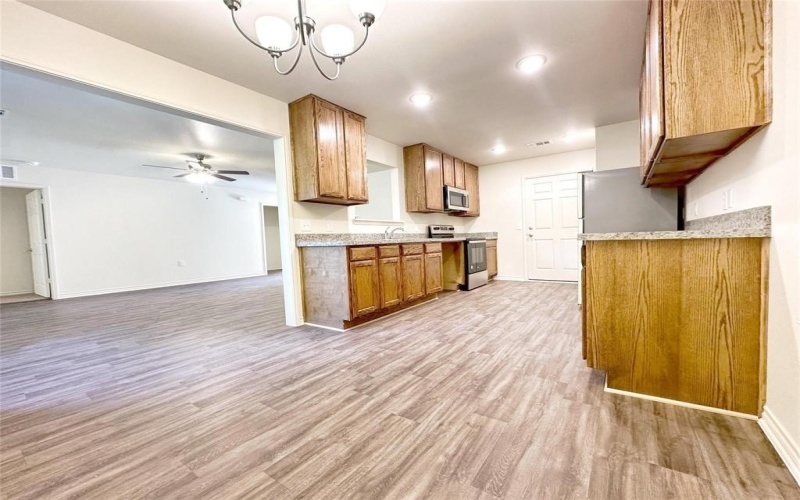 320 SW 14th, Mineral Wells, TX 76067, 3 Bedrooms Bedrooms, ,2 BathroomsBathrooms,Residential,For Sale,320 SW 14th,20938814