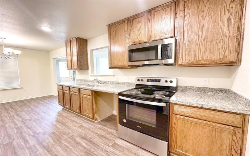 320 SW 14th, Mineral Wells, TX 76067, 3 Bedrooms Bedrooms, ,2 BathroomsBathrooms,Residential,For Sale,320 SW 14th,20938814
