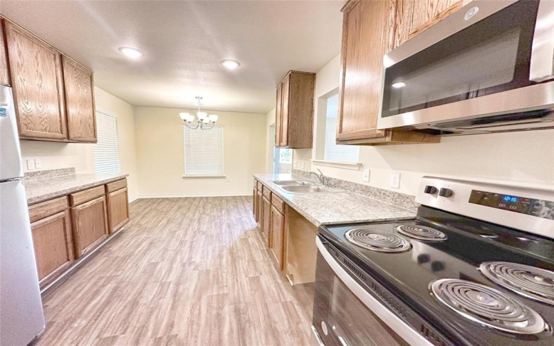 320 SW 14th, Mineral Wells, TX 76067, 3 Bedrooms Bedrooms, ,2 BathroomsBathrooms,Residential,For Sale,320 SW 14th,20938814