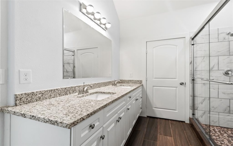 3830 Mcdougal Street, Greenville, TX 75401, 4 Habitaciones Habitaciones , ,2 BañosBaños,Residential,En Venta,3830 Mcdougal Street,20938877