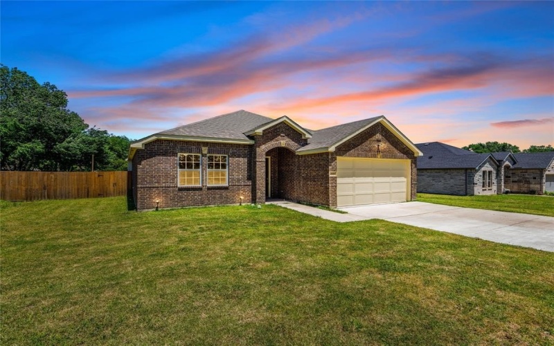 3830 Mcdougal Street, Greenville, TX 75401, 4 Habitaciones Habitaciones , ,2 BañosBaños,Residential,En Venta,3830 Mcdougal Street,20938877