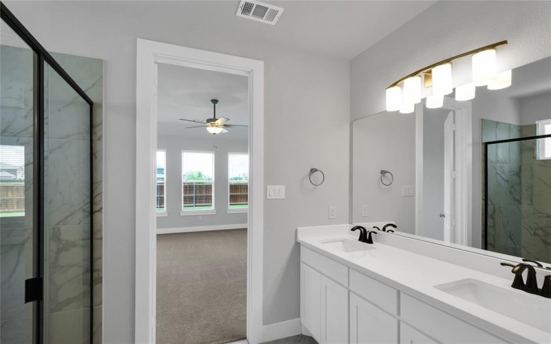 9612 Roehampton Drive, Mesquite, TX 75126, 5 Habitaciones Habitaciones , ,3 BañosBaños,Residential,En Venta,9612 Roehampton Drive,20939151