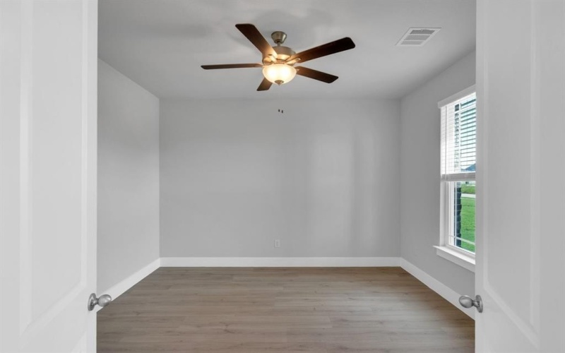 1909 Comanche Drive, DeSoto, TX 75115, 4 Bedrooms Bedrooms, ,3 BathroomsBathrooms,Residential,For Sale,1909 Comanche Drive,0,20939669