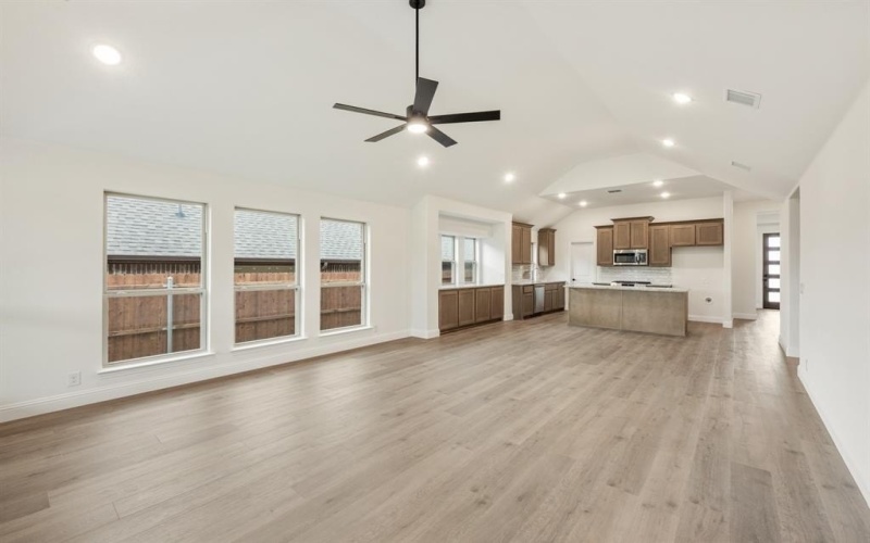 6000 Foxtail Drive, Denton, TX 76226, 4 Bedrooms Bedrooms, ,3 BathroomsBathrooms,Residential,For Sale,6000 Foxtail Drive,20939775