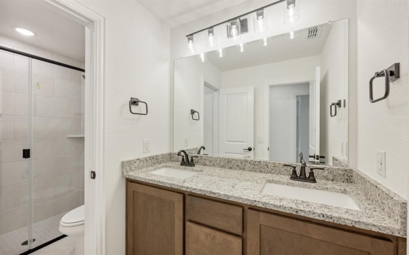 6000 Foxtail Drive, Denton, TX 76226, 4 Bedrooms Bedrooms, ,3 BathroomsBathrooms,Residential,For Sale,6000 Foxtail Drive,20939775