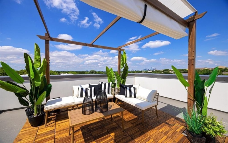 610 N Oak Cliff Boulevard #301, Dallas, TX 75208, 3 Habitaciones Habitaciones , ,3 BañosBaños,Residential,En Venta,610 N Oak Cliff Boulevard,20939845
