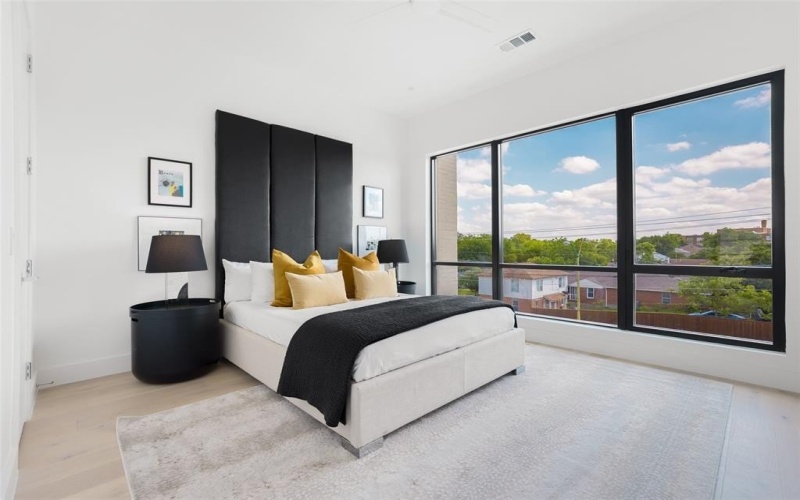 610 N Oak Cliff Boulevard #301, Dallas, TX 75208, 3 Habitaciones Habitaciones , ,3 BañosBaños,Residential,En Venta,610 N Oak Cliff Boulevard,20939845