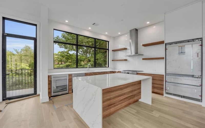 610 N Oak Cliff Boulevard #301, Dallas, TX 75208, 3 Habitaciones Habitaciones , ,3 BañosBaños,Residential,En Venta,610 N Oak Cliff Boulevard,20939845