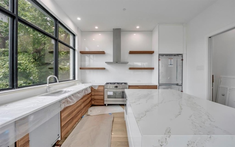 610 N Oak Cliff Boulevard #301, Dallas, TX 75208, 3 Habitaciones Habitaciones , ,3 BañosBaños,Residential,En Venta,610 N Oak Cliff Boulevard,20939845