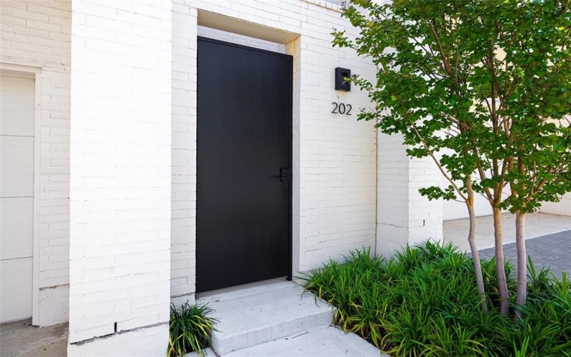 610 N Oak Cliff Boulevard #301, Dallas, TX 75208, 3 Habitaciones Habitaciones , ,3 BañosBaños,Residential,En Venta,610 N Oak Cliff Boulevard,20939845