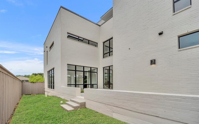 610 N Oak Cliff Boulevard #301, Dallas, TX 75208, 3 Habitaciones Habitaciones , ,3 BañosBaños,Residential,En Venta,610 N Oak Cliff Boulevard,20939845