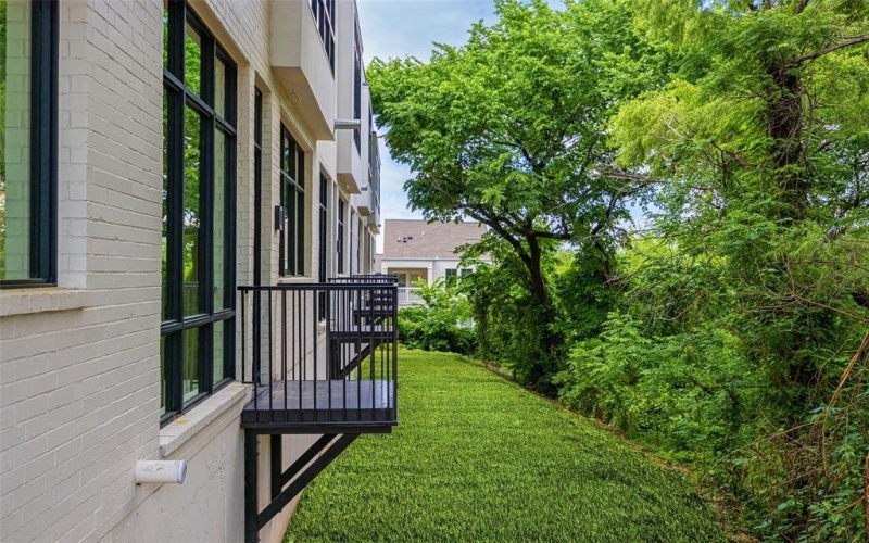 610 N Oak Cliff Boulevard #301, Dallas, TX 75208, 3 Habitaciones Habitaciones , ,3 BañosBaños,Residential,En Venta,610 N Oak Cliff Boulevard,20939845