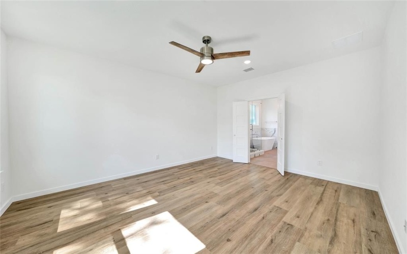220 E Park Street, Little Elm, TX 75068, 4 Habitaciones Habitaciones , ,3 BañosBaños,Residential,En Venta,220 E Park Street,20937394
