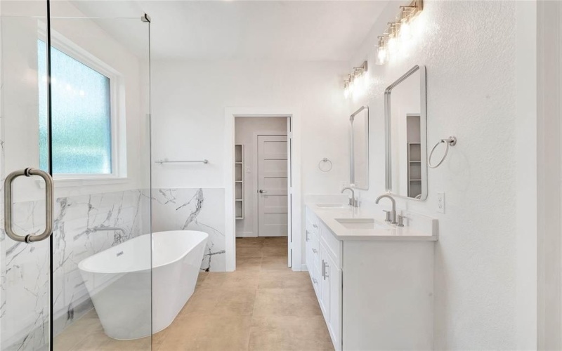 220 E Park Street, Little Elm, TX 75068, 4 Habitaciones Habitaciones , ,3 BañosBaños,Residential,En Venta,220 E Park Street,20937394