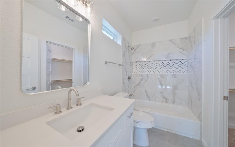 220 E Park Street, Little Elm, TX 75068, 4 Habitaciones Habitaciones , ,3 BañosBaños,Residential,En Venta,220 E Park Street,20937394