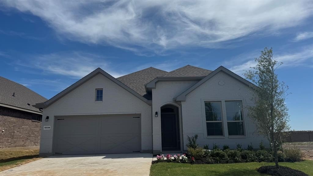 15136 GREEN BLUFF Drive, Fort Worth, TX 76008, 5 Habitaciones Habitaciones , ,3 BañosBaños,Residential,En Venta,15136 GREEN BLUFF Drive,20937397