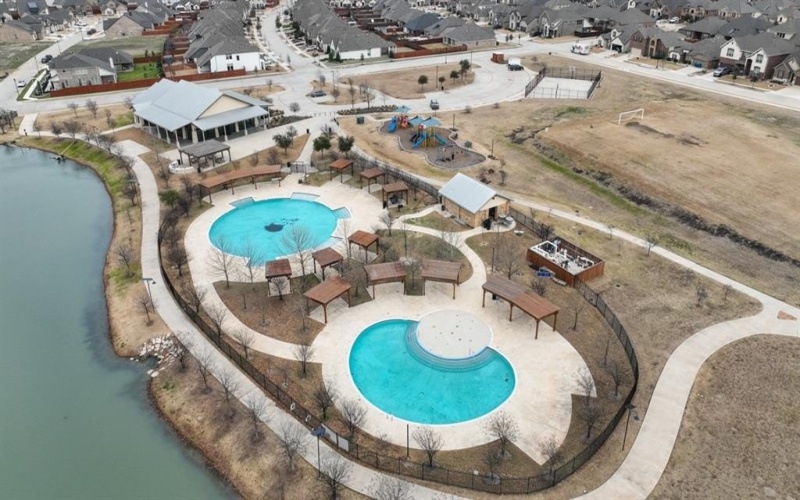 15136 GREEN BLUFF Drive, Fort Worth, TX 76008, 5 Habitaciones Habitaciones , ,3 BañosBaños,Residential,En Venta,15136 GREEN BLUFF Drive,20937397