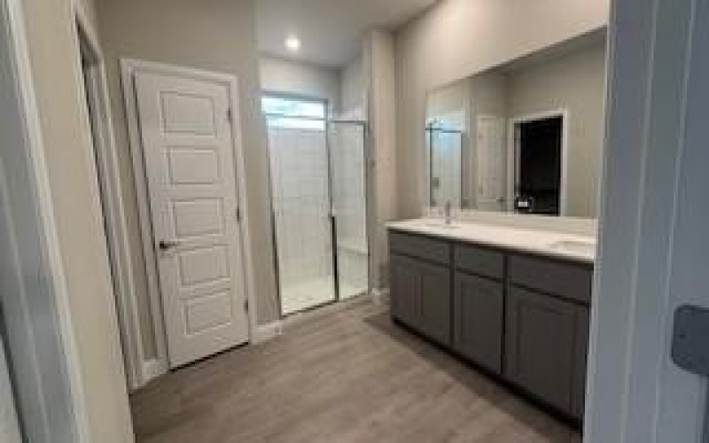 15136 GREEN BLUFF Drive, Fort Worth, TX 76008, 5 Habitaciones Habitaciones , ,3 BañosBaños,Residential,En Venta,15136 GREEN BLUFF Drive,20937397