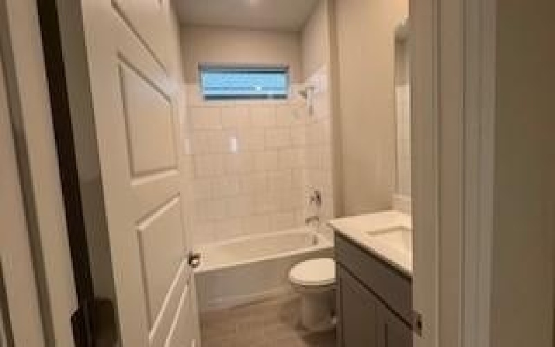 15136 GREEN BLUFF Drive, Fort Worth, TX 76008, 5 Habitaciones Habitaciones , ,3 BañosBaños,Residential,En Venta,15136 GREEN BLUFF Drive,20937397