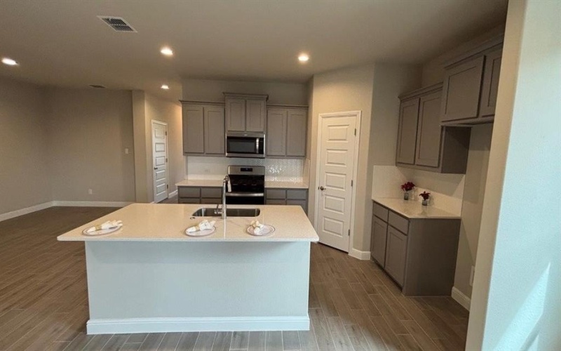 1911 JACKSON Street, Cleburne, TX 76033, 5 Habitaciones Habitaciones , ,3 BañosBaños,Residential,En Venta,1911 JACKSON Street,20937623