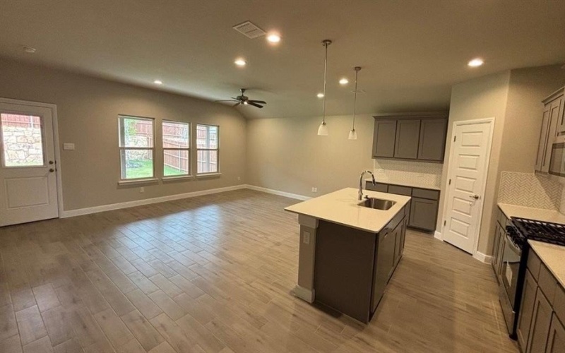 1916 COOKES Lane, Cleburne, TX 76033, 4 Habitaciones Habitaciones , ,2 BañosBaños,Residential,En Venta,1916 COOKES Lane,20937760