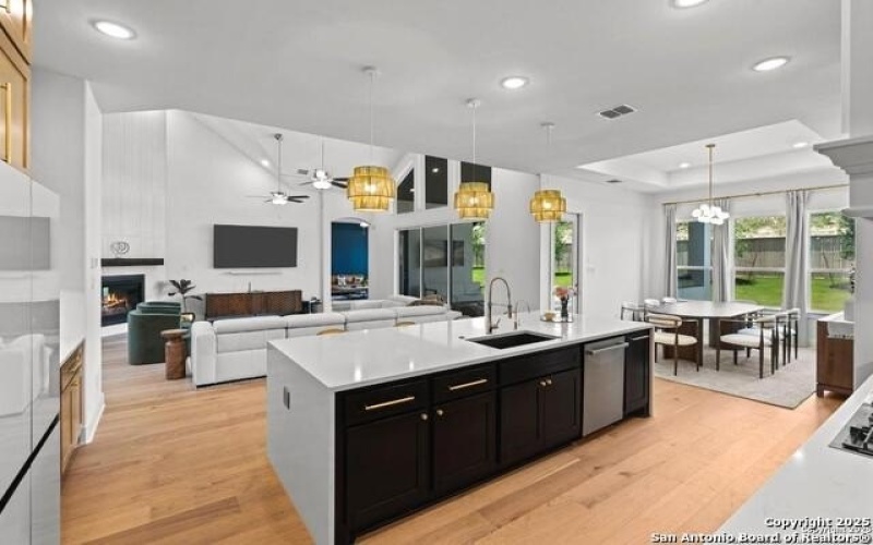4003 Wood Creek, San Antonio, TX 78257, 5 Bedrooms Bedrooms, ,6 BathroomsBathrooms,Residential,For Sale,4003 Wood Creek,1866672