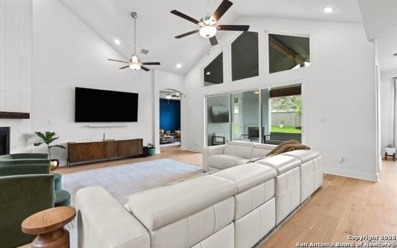 4003 Wood Creek, San Antonio, TX 78257, 5 Bedrooms Bedrooms, ,6 BathroomsBathrooms,Residential,For Sale,4003 Wood Creek,1866672