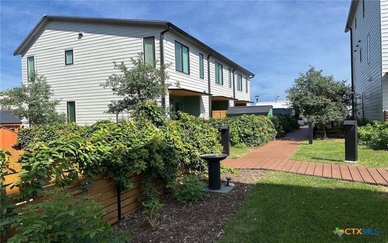 1911 Dutton Drive #B, San Marcos, TX 78666, 2 Habitaciones Habitaciones , ,3 BañosBaños,Residential,En Venta,1911 Dutton Drive,0,576647