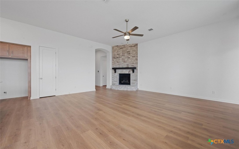 379 Muddy Creek Way, Kyle, TX 78640, 4 Habitaciones Habitaciones , ,3 BañosBaños,Residential,En Venta,379 Muddy Creek Way,567567
