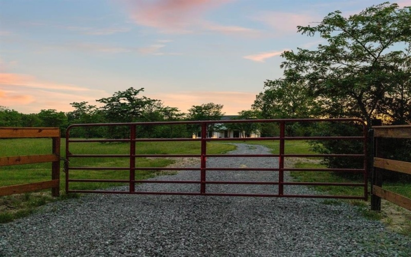 1472 County Road 3925, Ladonia, TX 75449, 3 Bedrooms Bedrooms, ,2 BathroomsBathrooms,Residential,For Sale,1472 County Road 3925,20939507