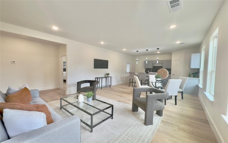 3801 Carpenter Avenue, Dallas, TX 75210, 4 Habitaciones Habitaciones , ,2 BañosBaños,Residential,En Venta,3801 Carpenter Avenue,20939952