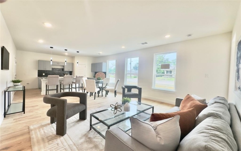 3801 Carpenter Avenue, Dallas, TX 75210, 4 Habitaciones Habitaciones , ,2 BañosBaños,Residential,En Venta,3801 Carpenter Avenue,20939952
