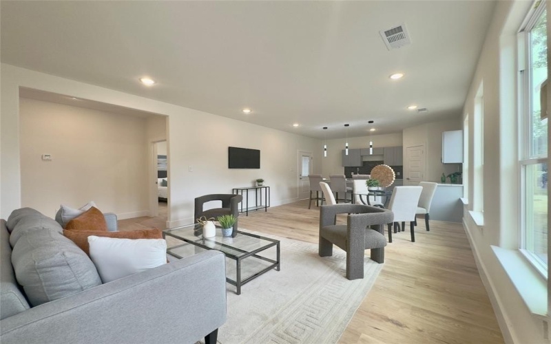 3801 Carpenter Avenue, Dallas, TX 75210, 4 Habitaciones Habitaciones , ,2 BañosBaños,Residential,En Venta,3801 Carpenter Avenue,20939952