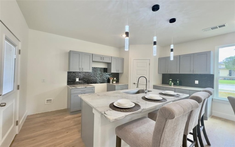 3801 Carpenter Avenue, Dallas, TX 75210, 4 Habitaciones Habitaciones , ,2 BañosBaños,Residential,En Venta,3801 Carpenter Avenue,20939952