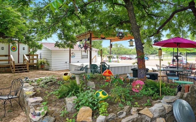 516 E Liveoak, Coleman, TX 76834, ,Commercial Sale,En Venta,516 E Liveoak,20940057
